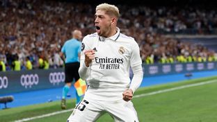 Sieg und Tabellenführung in der Champions League