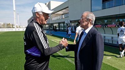 El presidente visitó al equipo antes del derbi