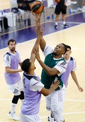 entrenamiento del real madrid de baloncesto