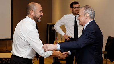 El presidente, con el equipo en Sevilla