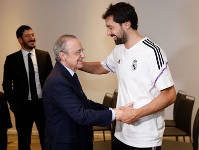el presidente con el equipo en sevilla