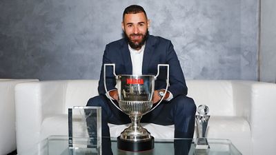 Benzema recebe o Troféu Pichichi