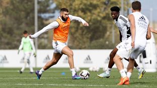Benzema já treina com o grupo