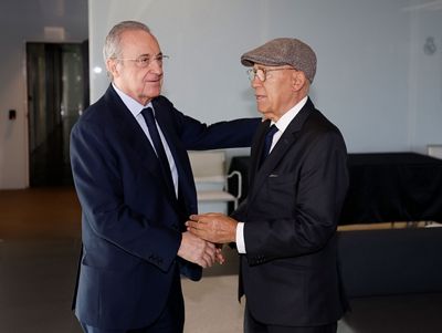 el presidente y amancio visitan la ciudad real madrid
