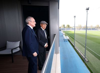 el presidente y amancio visitan la ciudad real madrid