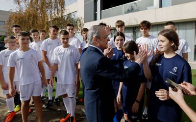 encuentro del presidente y lunin con un grupo de niños ucranianos
