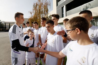 encuentro del presidente y lunin con un grupo de niños ucranianos