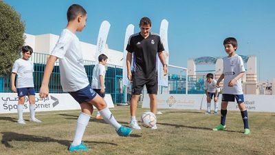 Casillas visita el Football Program de la Fundación Real Madrid en Catar