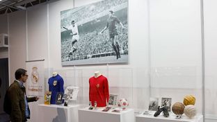 El Centro de Patrimonio Histórico organizó la exposición de Amancio en la Asamblea de Socios