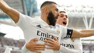 ريال مدريد يفوز في الكلاسيكو وينفرد بالصدارة