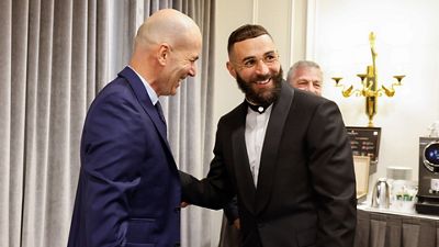 Inside Real Madrid : En se rendant au gala, Benzema a une agréable surprise