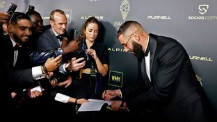 Inside Real Madrid: Benzema's impressive arrival on Ballon d'Or red carpet