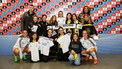 Jugadoras de las escuelas de Chamartín y Getafe presenciaron el Real Madrid-Sevilla