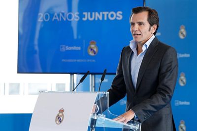 el real madrid y sanitas celebran 20 años de alianza