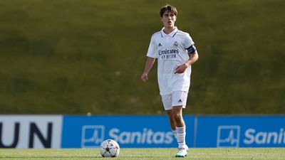 Once inicial del Juvenil A frente al Salzburgo