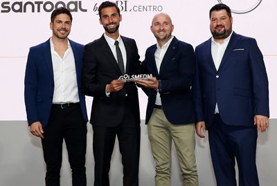 el real madrid recibe los premios golsmedia supercampeones 2022