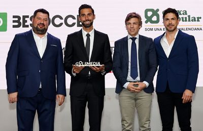 el real madrid recibe los premios golsmedia supercampeones 2022