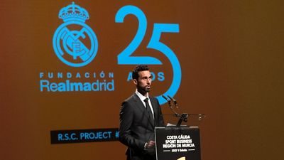 Arbeloa spoke on behalf of the Foundation at the 5th Costa Cálida Sport Business Congress in the Region of Murcia.