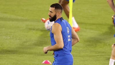 Benzema: “En mi vida nunca me he rendido, pero tengo que pensar en el equipo”