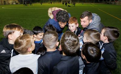 vallejo visita la escuela sociodeportiva de torrejón