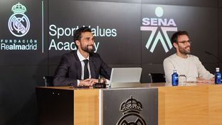 Arbeloa clausuró el curso de la Fundación para el Servicio de Aprendizaje de Colombia (SENA)
