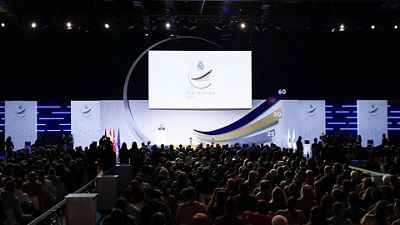 El Real Madrid entrega hoy las insignias de oro y brillantes, de oro y de plata