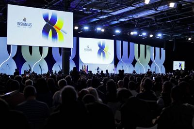 acto de entrega de insignias 2022