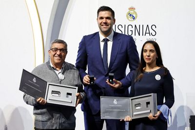 acto de entrega de insignias 2022