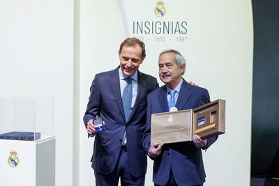 acto de entrega de insignias 2022