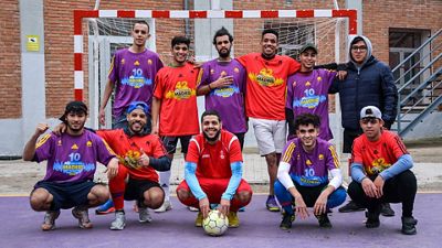 Partido de Navidad entre los beneficiarios del programa de la Fundación para personas sin hogar