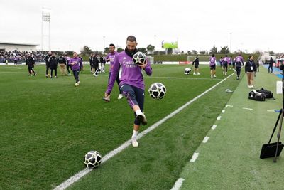 los aficionados del real madrid disfrutaron del entrenamiento