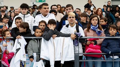 Beneficiarios de la Fundación presenciaron el entrenamiento del Real Madrid