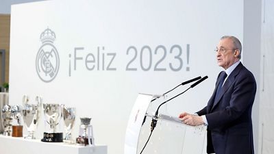 Football and basketball squads unite for Christmas lunch