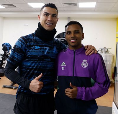 cristiano ronaldo visita al equipo en riad