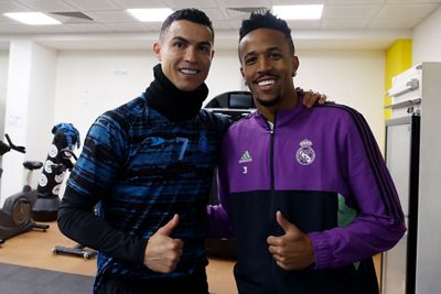 cristiano ronaldo visita al equipo en riad