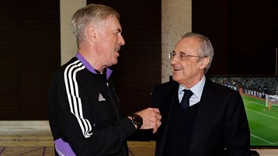 El presidente, con el equipo en Riad