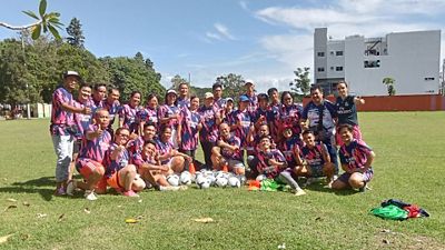 Los entrenadores de las escuelas de la Fundación en Filipinas, juntos por primera vez en una formación presencial