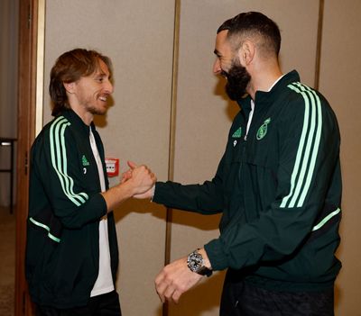 benzema y militao con el equipo en rabat