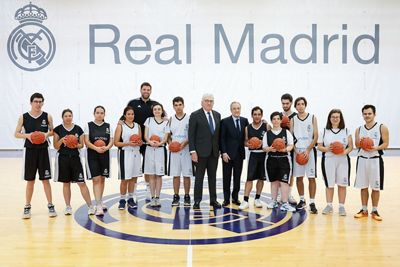 florentino pérez y josé bogas firmaron el acuerdo de colaboración para las escuelas de la fundación