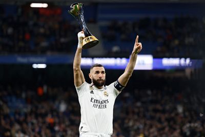 el equipo ofreció su octavo mundial de clubes al santiago bernabéu