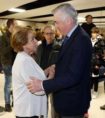 capilla ardiente de amancio amaro en el santiago bernabéu