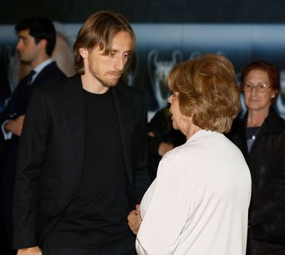 capilla ardiente de amancio amaro en el santiago bernabéu