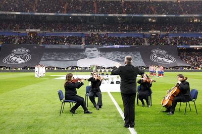 el santiago bernabéu rindió un emocionante homenaje a amancio