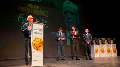 Butragueño, en el homenaje a Pedro Ferrándiz en Alicante