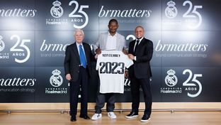 Roberto Carlos presents the Foundation and Brmatters' Educational Football Program in Mexico