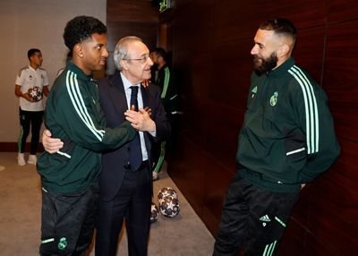 florentino pérez saludó a los jugadores del real madrid