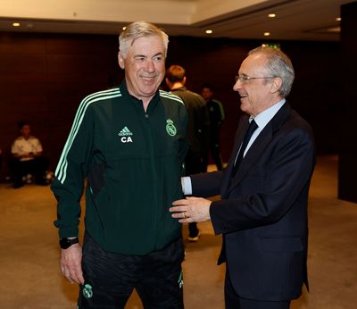 florentino pérez saludó a los jugadores del real madrid
