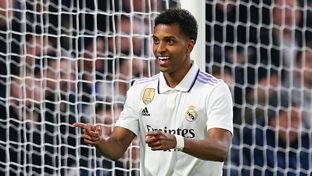 O bis de Rodrygo na sequência de duas grandes jogadas colectivas: “É um prazer estar no Real Madrid”