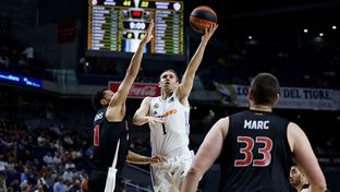 Victory on return of league to WiZink Center