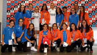 Jugadoras de las escuelas de la Gimnástica de Colmenarejo y el Arroyofresno presenciaron el Real Madrid-Villarreal
